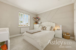 bed2- click for photo gallery